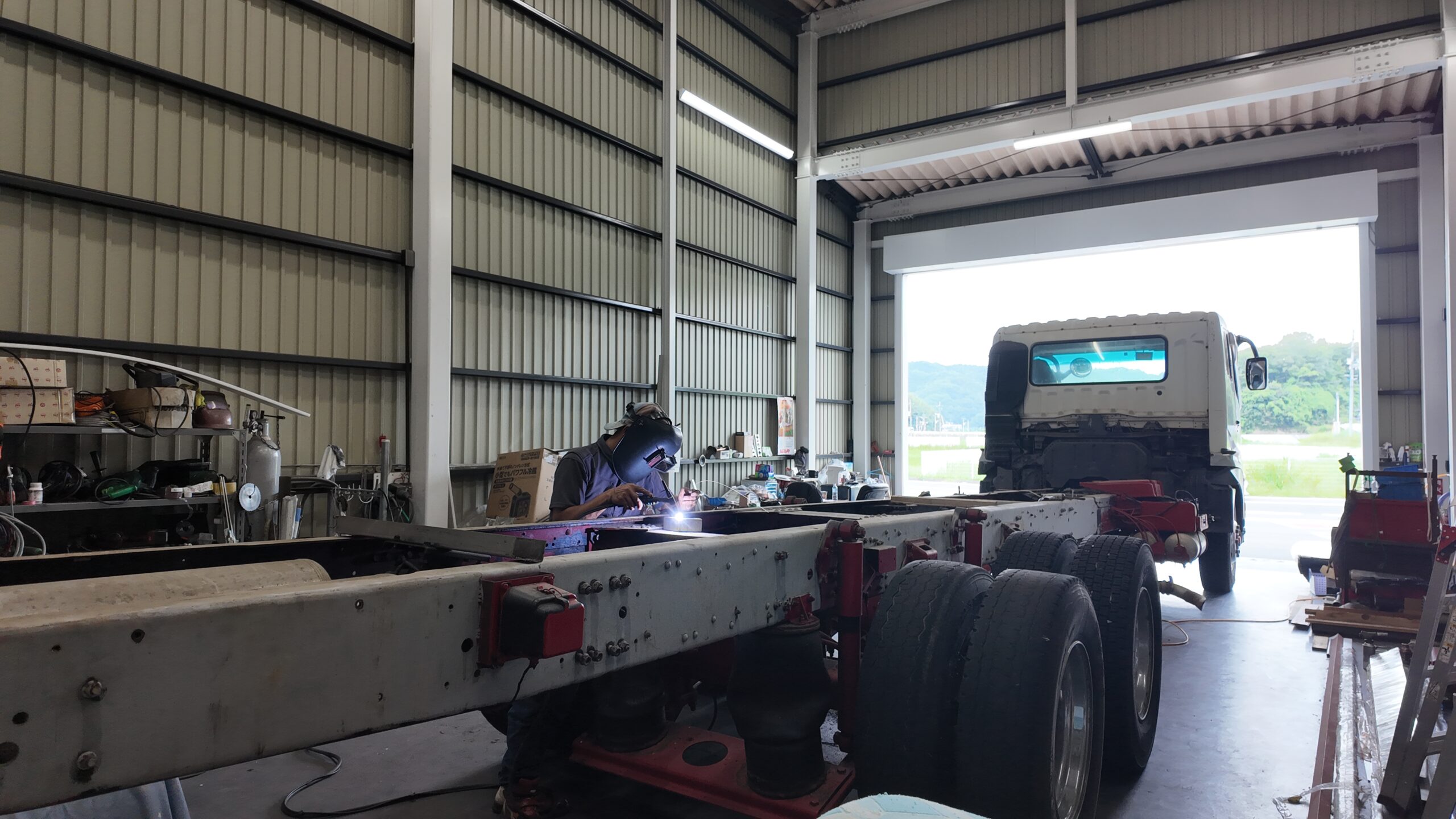 ボディ架装 ボディ架装